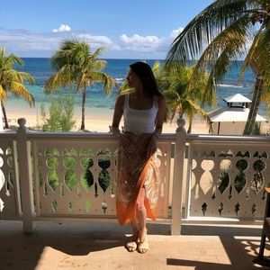 💕MEET YOUR SELLER 💕